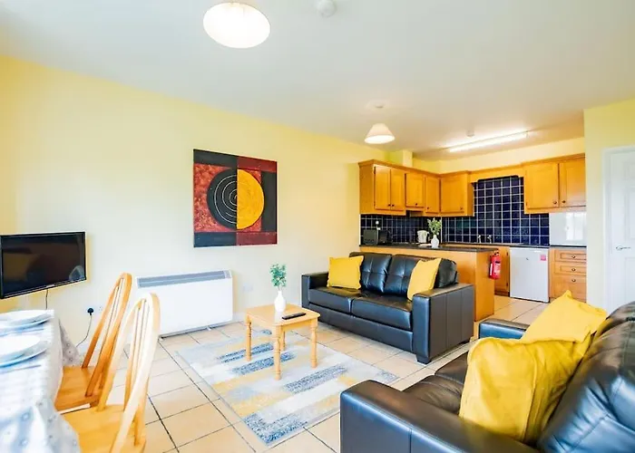 54 - Large Three Bed With Parking Апартаменты