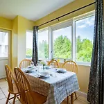 Spacious 3-bedroom With Free Parking