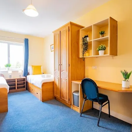Spacious 3-bedroom With Free Parking Galway