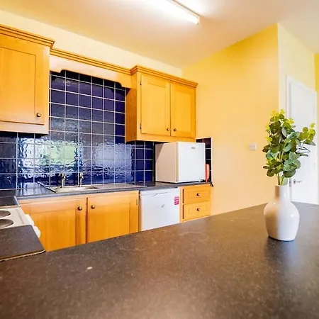 Апартаменты Spacious 3-bedroom With Free Parking *